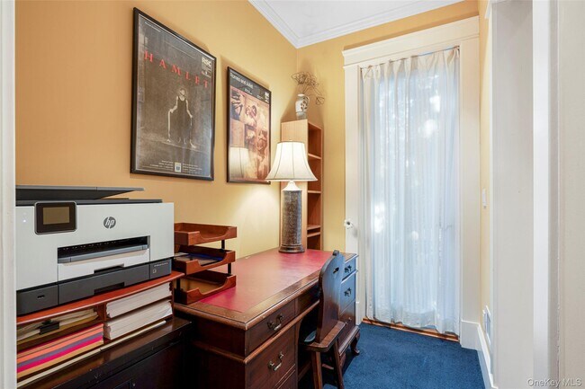 Building Photo - 5 Gerlach Pl