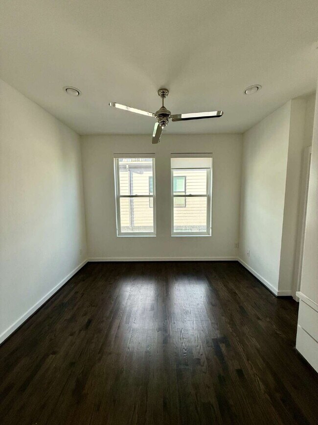 Building Photo - 4211 Delano Pl