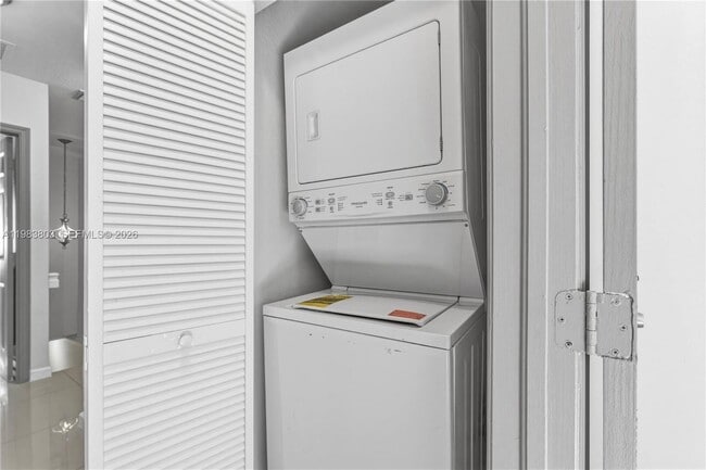 Building Photo - 17331 NW 7th Ave