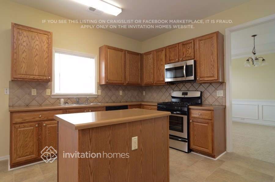 Building Photo - 7299 Madison Cir