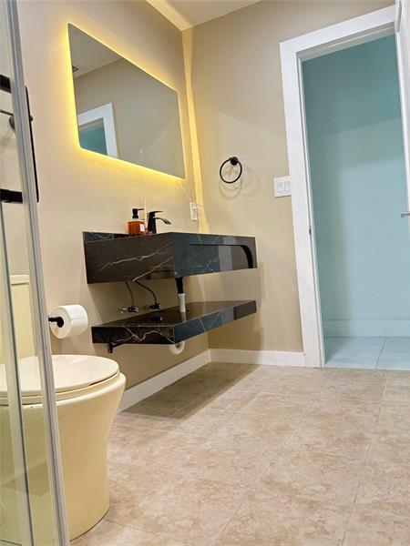 Building Photo - 751 Hollywood Blvd