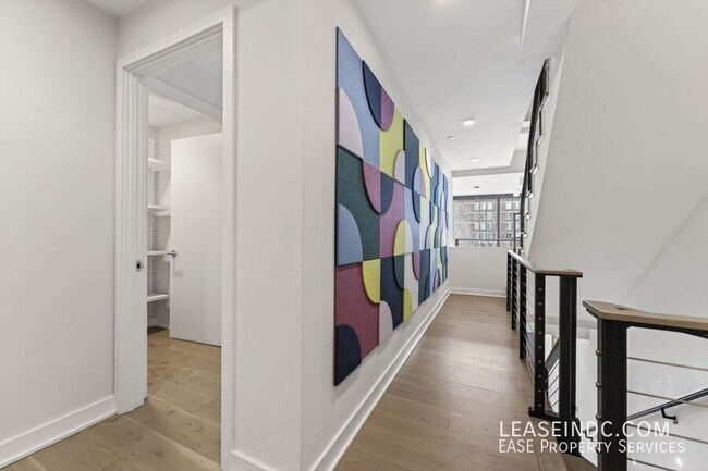 Building Photo - 1332 8th St NW