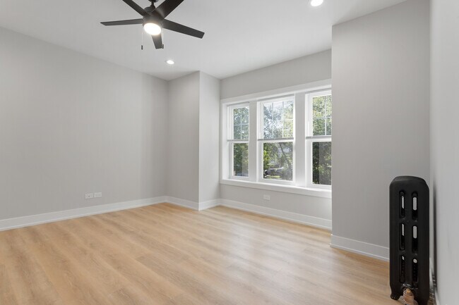 Building Photo - 1904 W Morse Ave