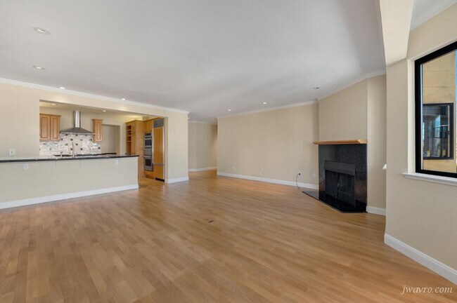 Building Photo - 383 Lombard St