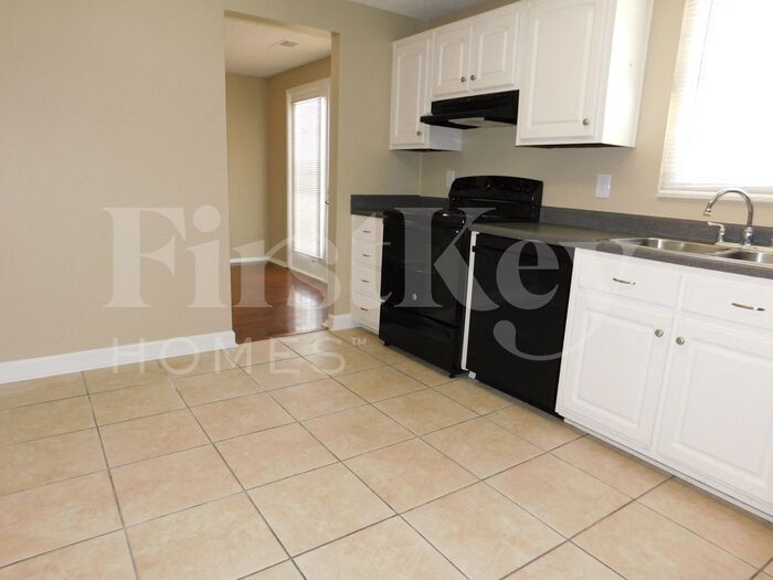 Building Photo - 7076 Autumnhill Ln