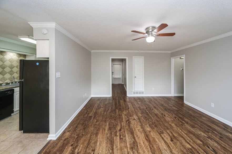 Building Photo - 1585 Pepperwood St