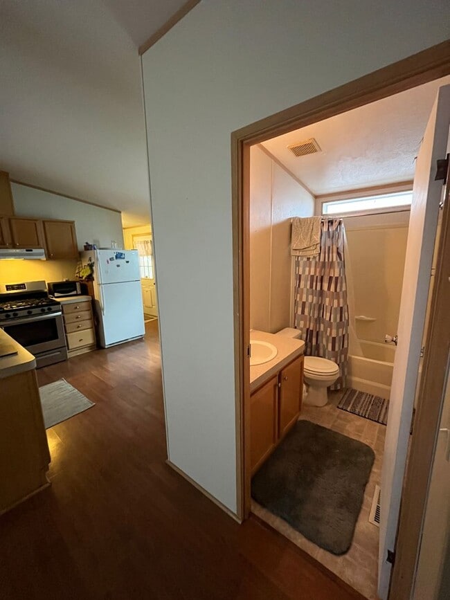 Building Photo - Great Location! 3 Bed, 2 Bath West-Flagstaff Home - Students & Pets OK! Avail Aug 10th!