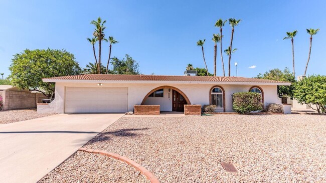 Building Photo - Charming 3BR House in Scottsdale with new ...