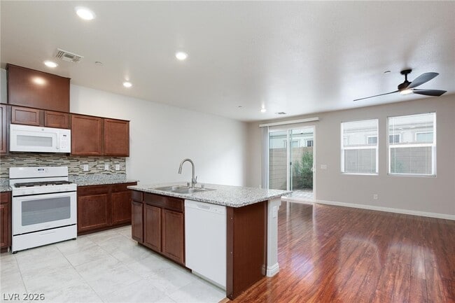 Building Photo - 5327 Lazy Breeze Ave