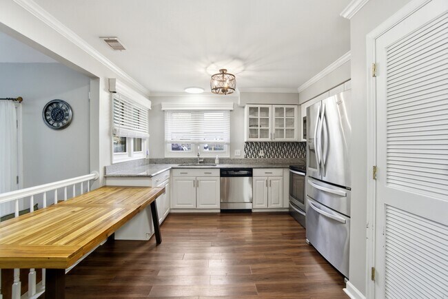 Building Photo - 1097 Honeycutt Way