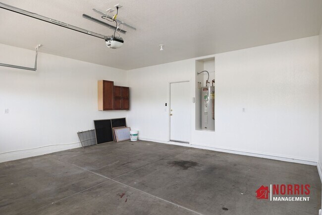 Building Photo - Beautiful Large Home in Casa Grande