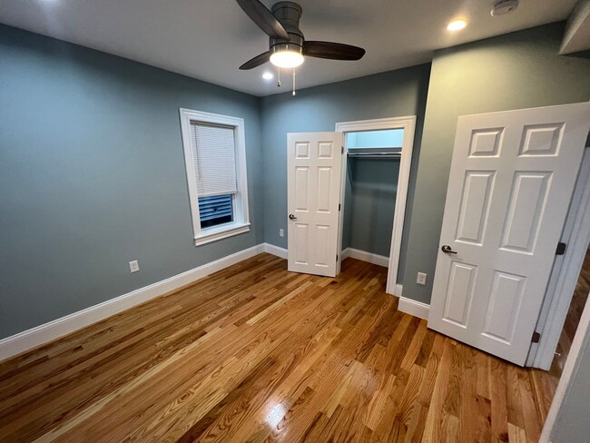 Building Photo - Huge updated 4 bed unit near Union Sq in S...