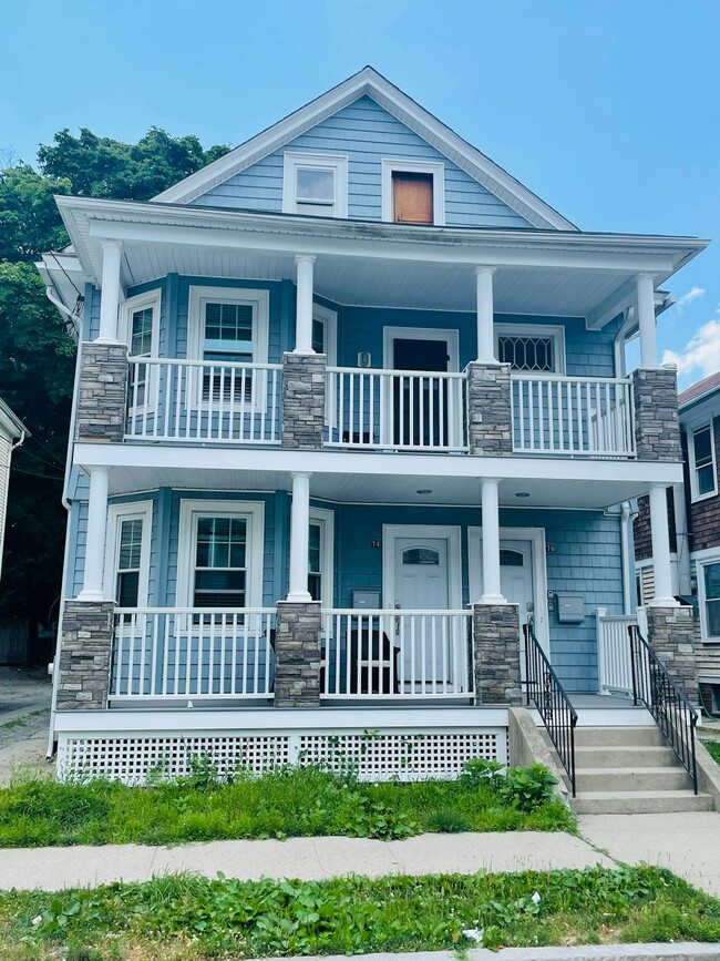Primary Photo - 76 Pembroke Ave