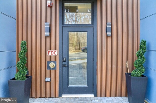 Building Photo - 2213 M St NE