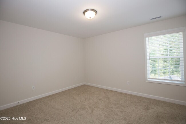 Building Photo - 1170 Camellia Dr