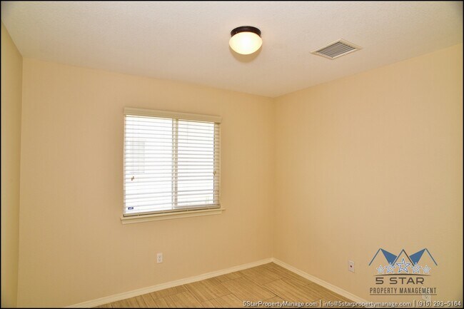 Building Photo - 14920 Tim Hardaway