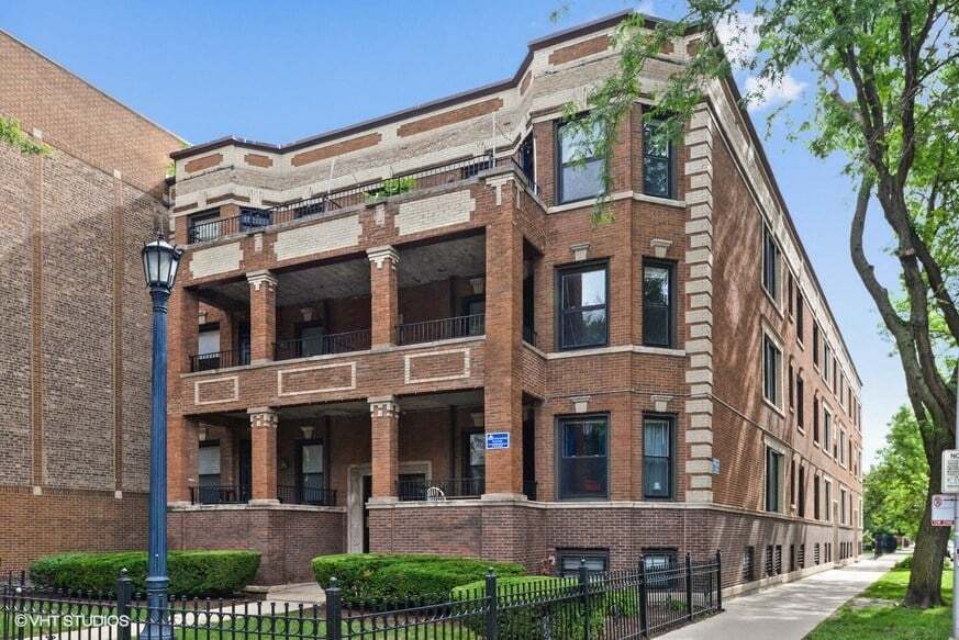 Primary Photo - 1260 W Leland Ave
