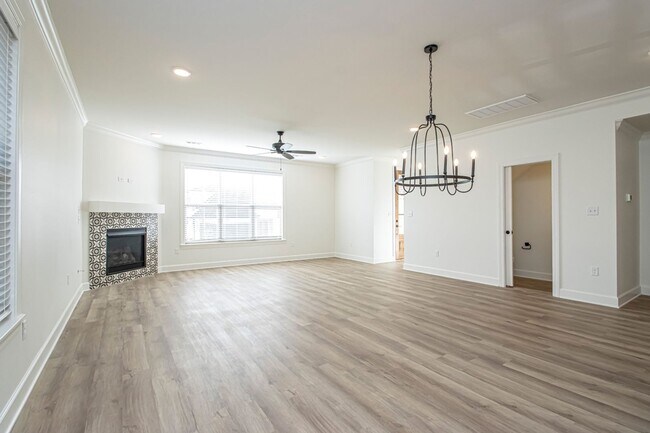 Building Photo - Newer Construction 3 bed 2 1/2 Bath, 2,015...