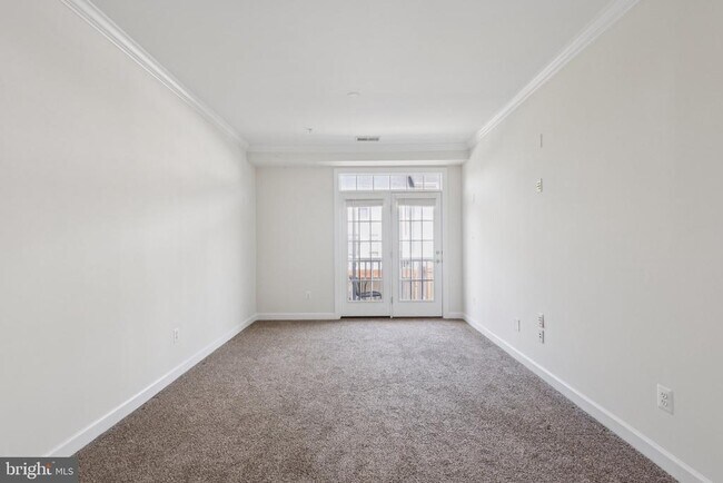 Building Photo - 2576 Eastbourne Dr