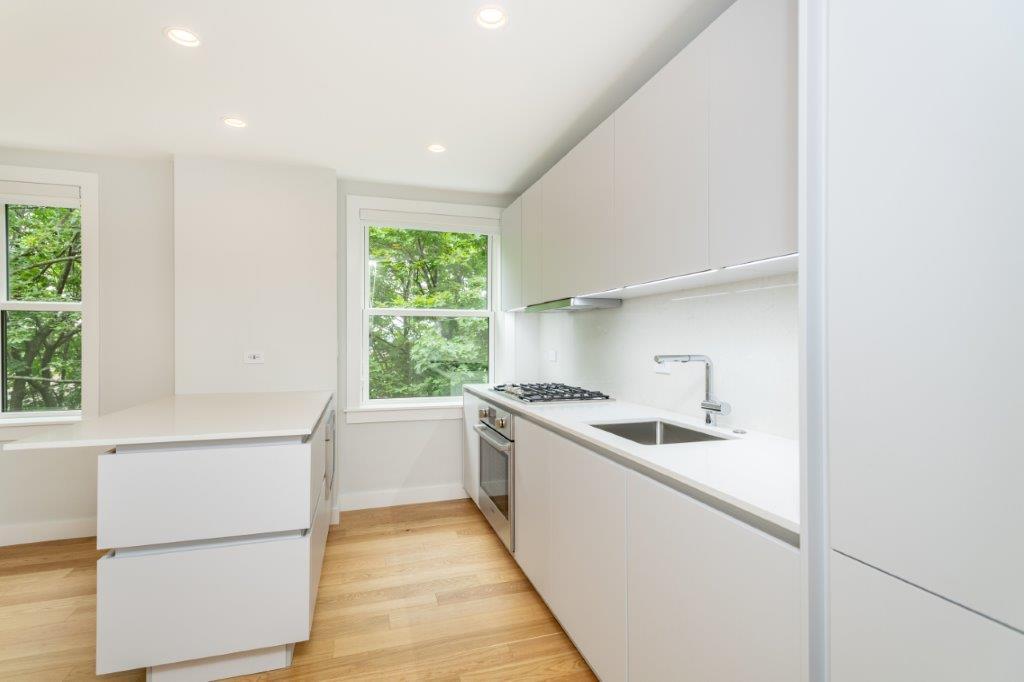 Building Photo - 123 Highland Ave