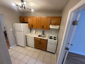 Building Photo - 417 Walker St