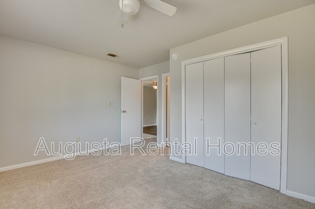 Building Photo - 2824 Thomas Ln