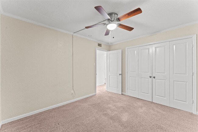 Building Photo - 102 The Strand