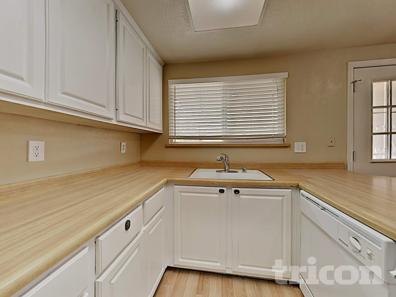 Building Photo - 1971 Inglis Way