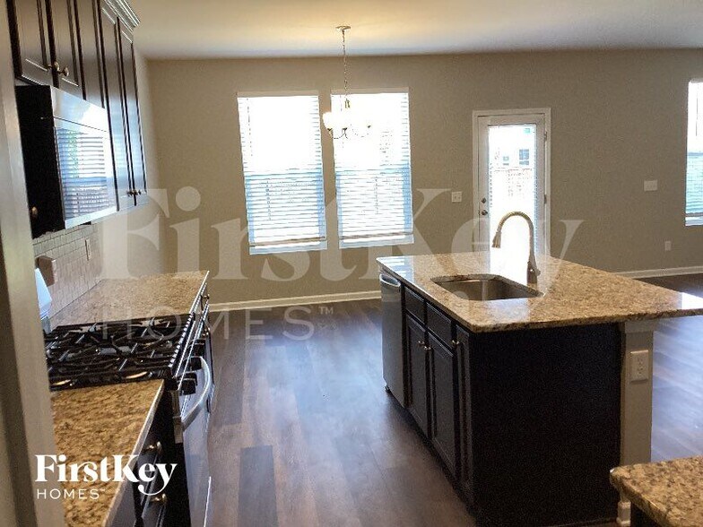 Building Photo - 3332 Almar Knot Dr