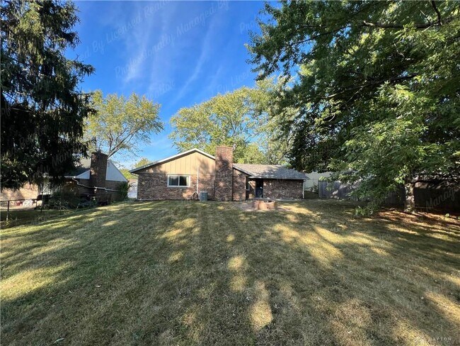 Building Photo - 170 Pinecone Ln