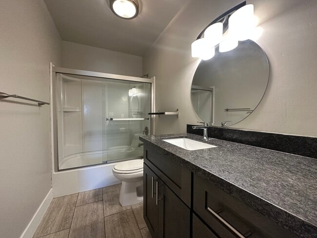 Building Photo - Beautifully Updated Condo in Citrus Heights!