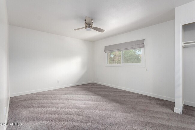 Building Photo - 1586 West Campbell Ave