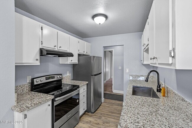 Building Photo - 3399 Crystal Ln