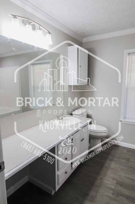 Building Photo - 1733 Lively Rd