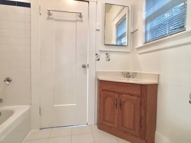 Building Photo - 1612 Gould Ct