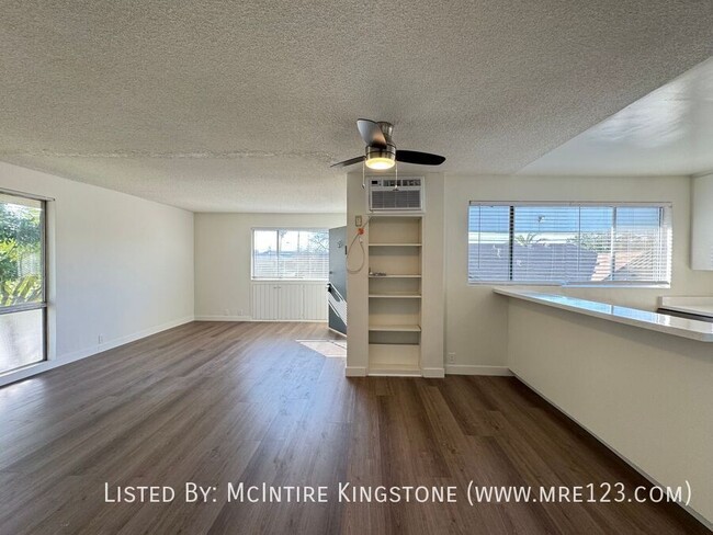 Building Photo - A Beautifully Renovated 2BD 1BA Apartment ...