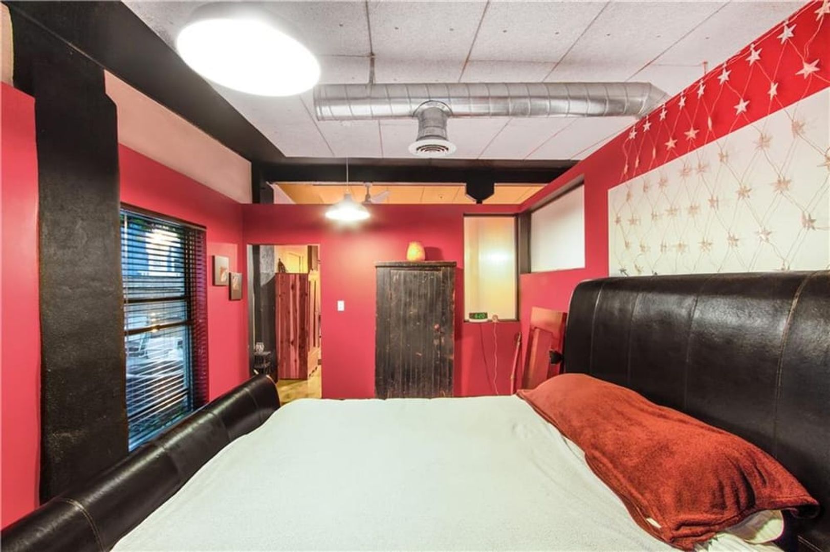 Building Photo - 847 Weeden St