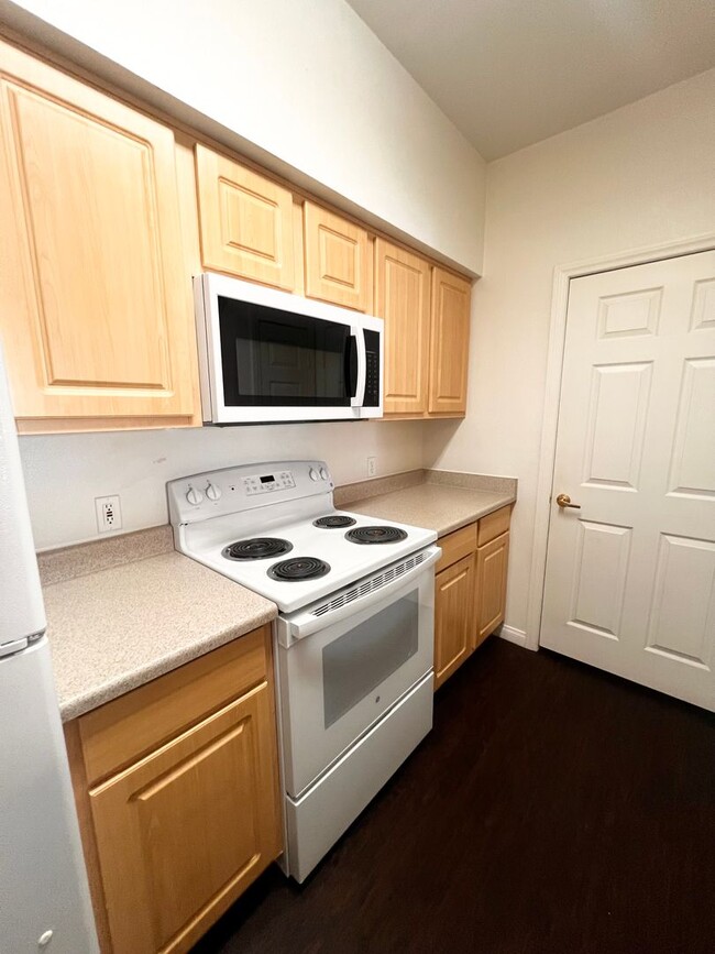 Building Photo - 6955 N Durango Dr