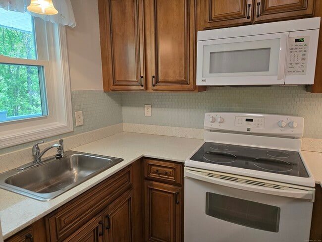 Building Photo - 86 Hidden Knolls Cir
