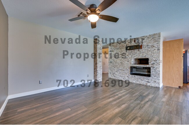 Building Photo - NW!!!  4 Bedrooms!!! Pool!! Spa!! Water Fa...