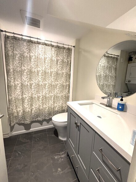 Building Photo - 38 Ladds Ln