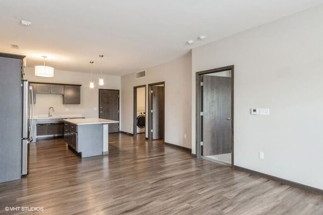 Building Photo - $1,250 | 1 Bedroom, 1 Bathroom Condo | Dog Friendly* | Sublease* | Available for an April 1st, 20...