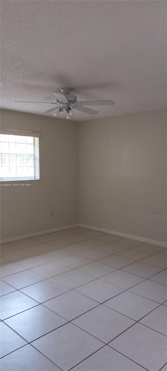 Building Photo - 2829 SW 38th Ct