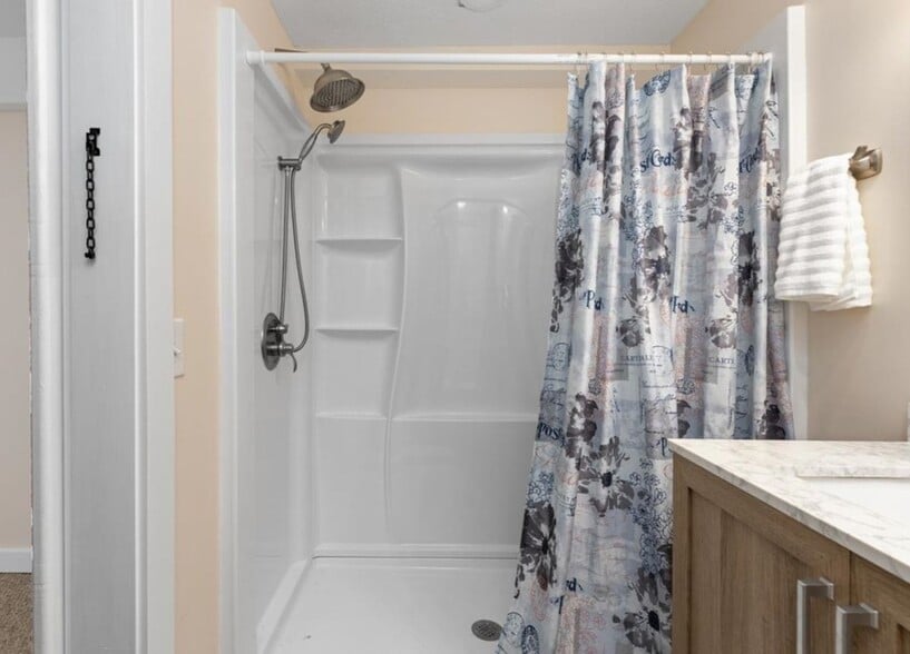 Building Photo - 226 Fraser Ln