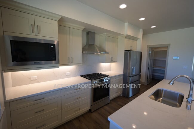 Building Photo - Beautiful no-step entry 3 bed 2 bath home in Sequim