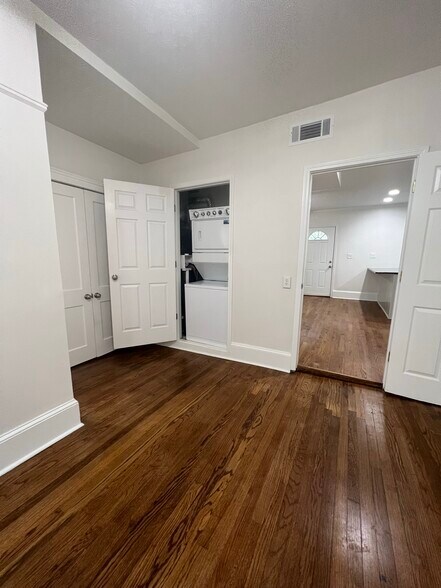 Building Photo - 1655 Hosea L Williams Dr SE