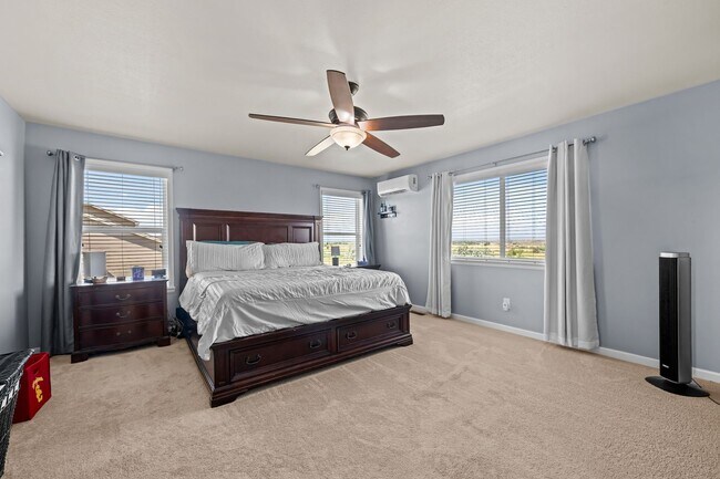 Building Photo - 15411 Village Cir E