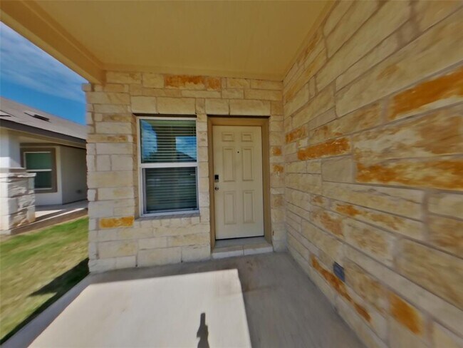 Building Photo - 5200 Saddle Clb Dr