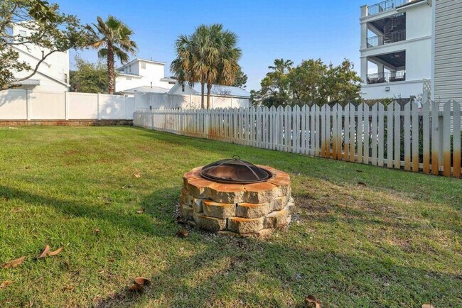 Building Photo - 61 Sunfish St