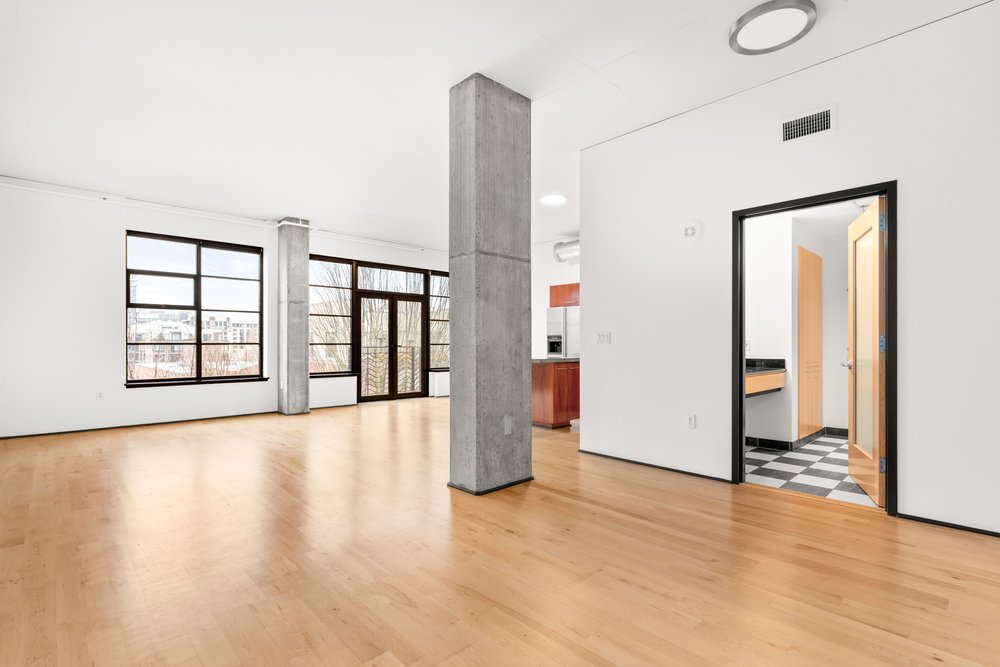 Building Photo - 420 NW 11th Ave